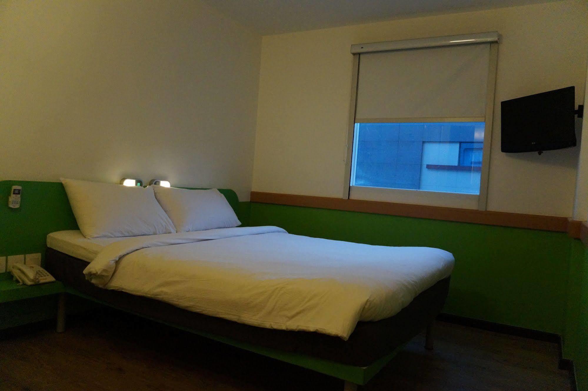 Ibis Budget Jakarta Airport Тангеранг Екстер'єр фото